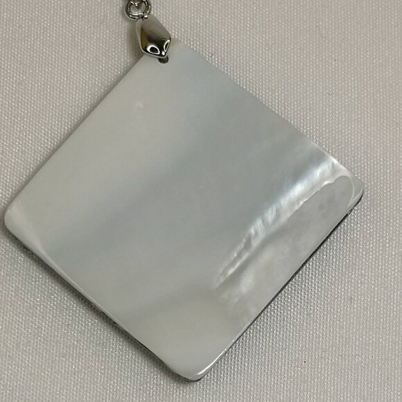 New Diagonal Abalone shell Pendant 18KGB Silver Claps NWOT - Picture 4 of 5